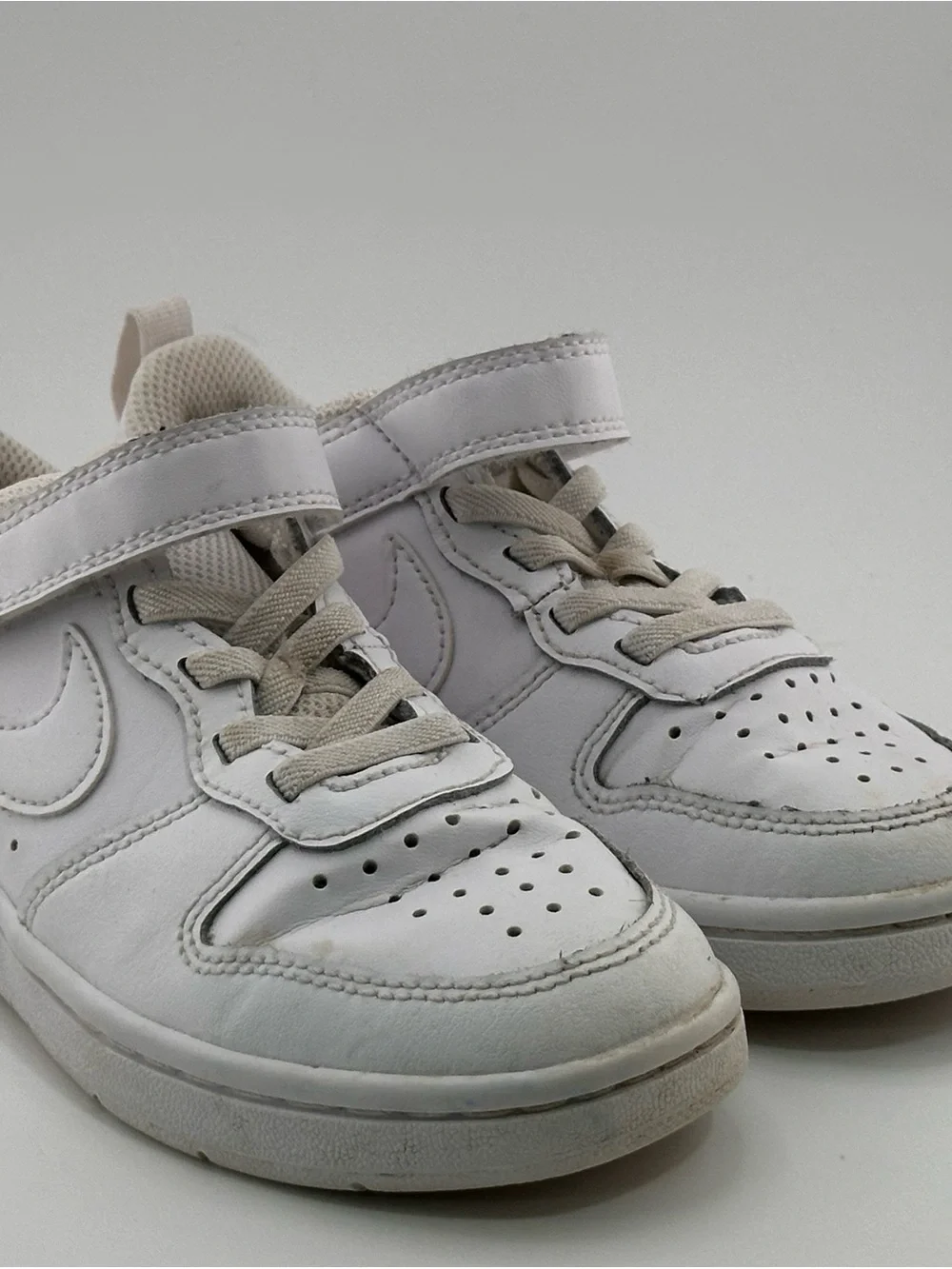 Nike Kids White and Light Gray Low-Top Sneakers with Hook-and-Loop Strap